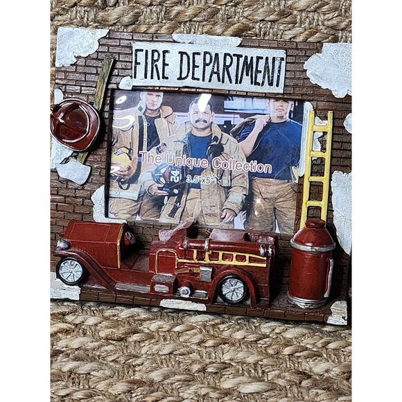 Resin Fire Depatrment Truck Self-standing Picture Frame 3.5" x 5" photo - Picture 2 of 6
